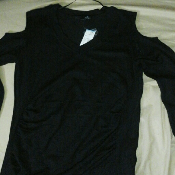 Black cold shoulder top - Picture 7 of 7